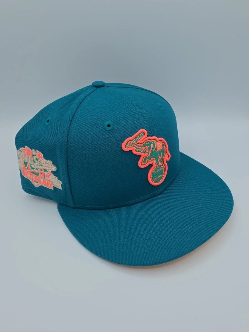 New Era hat club exclusive 7 3/8 Oakland Athletics Badlands Collection Pink Gree